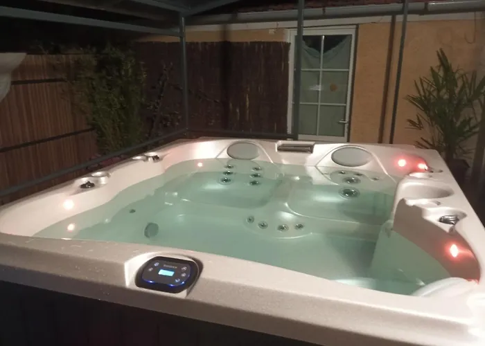 Ferienhaus Maison Avec Jacuzzi Paisible Et Jard-sur-Mer