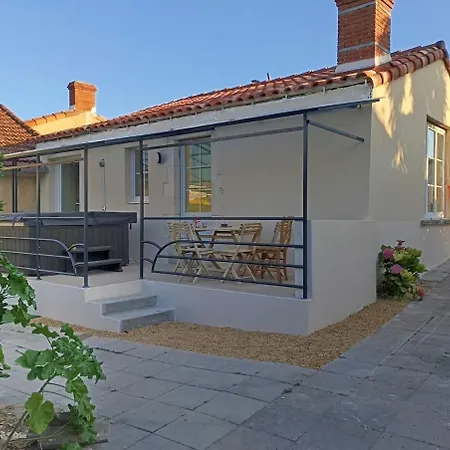 Maison Avec Jacuzzi Paisible Et Semesterbostad *