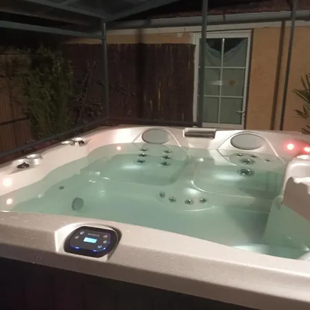 Dom wakacyjny Maison Avec Jacuzzi Paisible Et Jard-sur-Mer